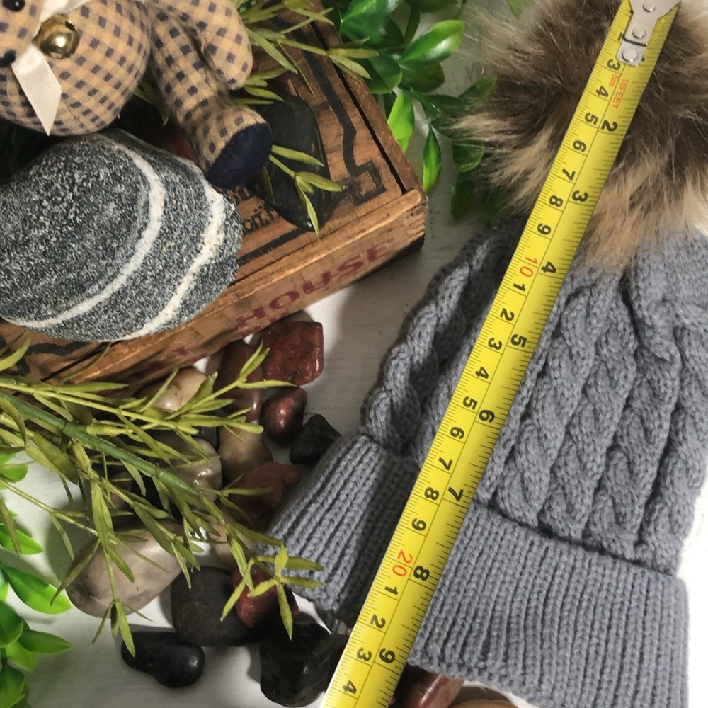 Hat Infant Toddler Knitted Stretch Hat  w/ Faux Fur NWOT 3-18 Months Gray Cable - Picture 9 of 11